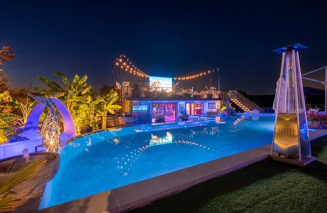 NEW! Oasis at the Cove! 7 AC! Sleeps up to 12!