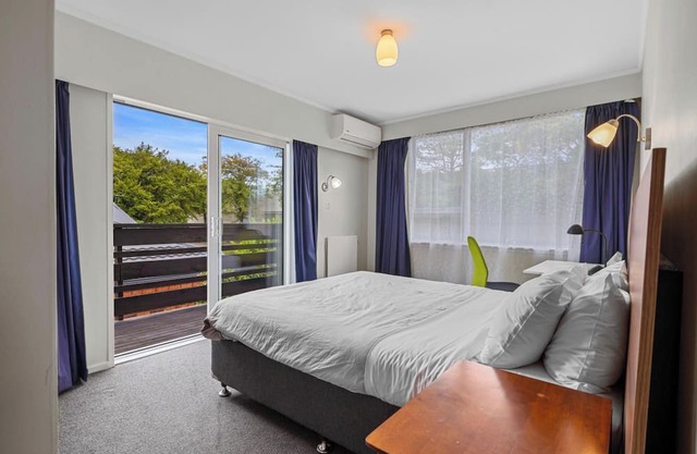 Matipo Retreat - Christchurch Holiday Home