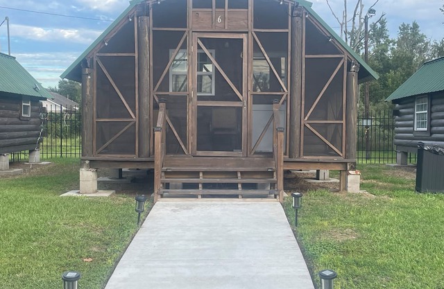 Cozy cabin in wonderful Marrero with WiFi, AC Cabin 6