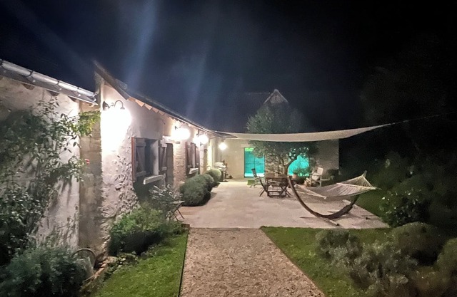 Longère à la Campagne Avec Piscine Intérieure, Idéale Famille . Animaux Acceptés