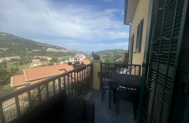 Apartment 'Family' with Private Terrace, Shared Garden and Wi-Fi