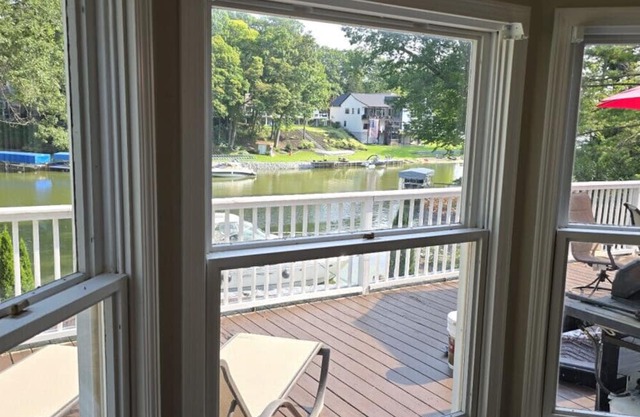 Waterfront home Spring Lake hot tub, firepit, gas grill fishing