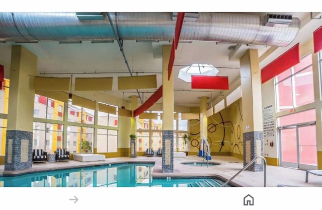 CES week, NO resort fee for 6 guests, close to Convention Ctr, shuttle&FREE WiFi