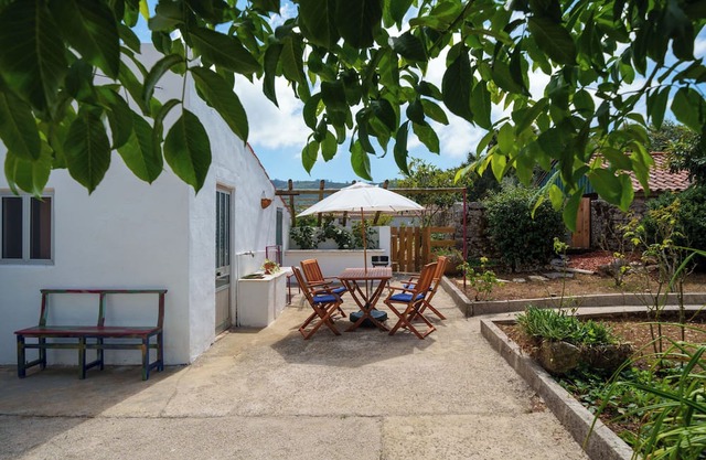 Historic Portuguese Cottage in Natural Park Serras de Aire e Candeeiros.