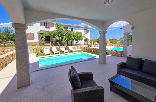 Three-room apartment with private pool - Emy's House