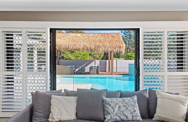 Resort Style 5 bedroom stunner with pool 5 minutes to Mooloolaba beach