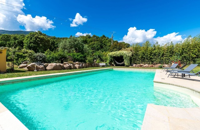 Paravano - maison climatisée avec piscine