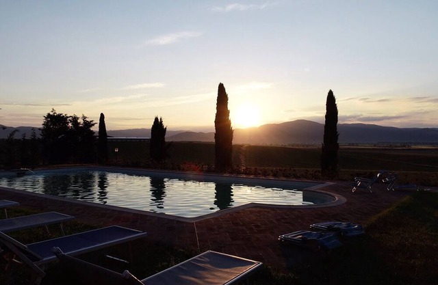 A Brolio Antico Casale con Piscina Esclusiva e Vista su Cortona