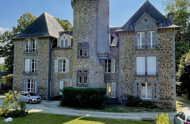 Holiday Home 'Cottage Pleudihen-Sur-Rance' with Private Terrace and Private Garden