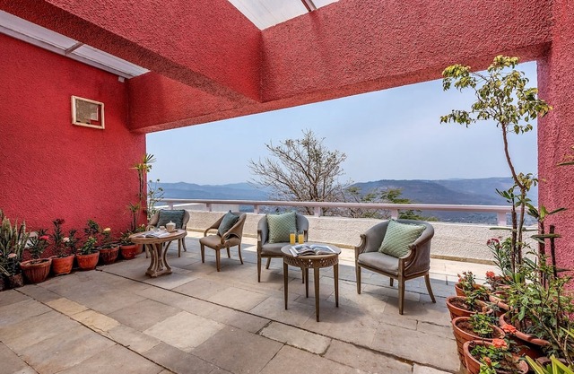 CosmicStays Cliffs Edge Pool Villa