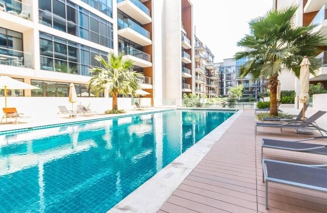 2BR With Direct Pool Access City Walk B9 - NOX