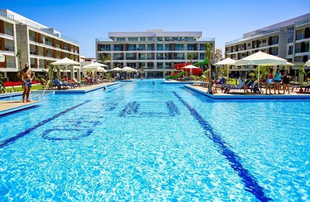 Delightful Studio Flat Close to the Beach with Shared Pool and Balcony in Iskele, Cyprus