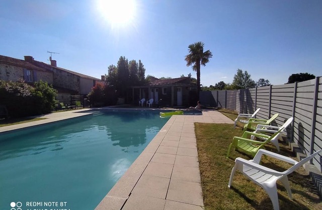 Holiday Home 'Gîte Les Métives Près Du Puy Du Fou' with Shared Pool, Private Terrace and Wi-Fi