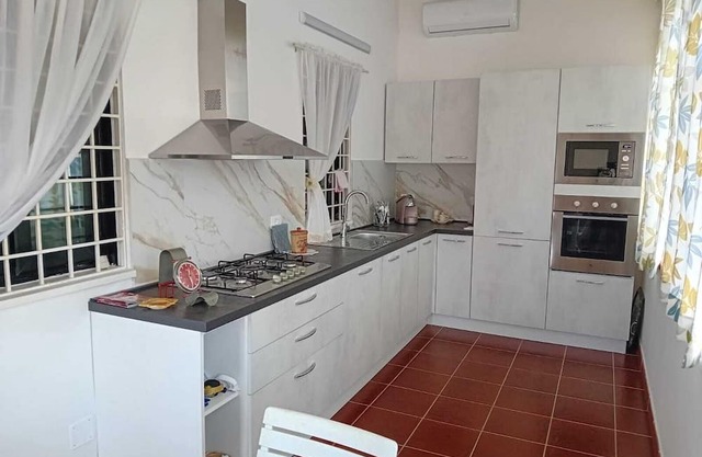 Holiday Home 'La Dimora Di Lucia' with Private Garden and Air Conditioning