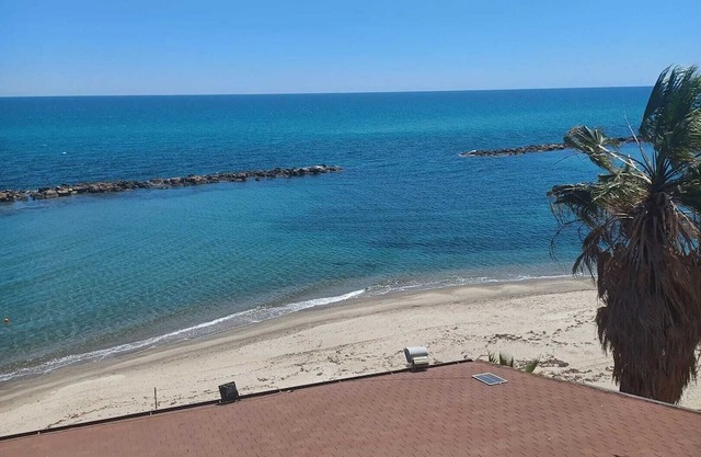 Homerez - 80m² Apartment in Torre Melissa with Garden