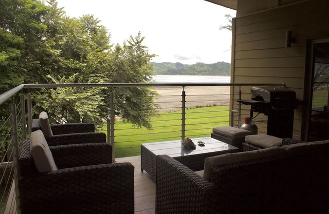 BEACHFRONT OASIS - 2BR @VillaMarina