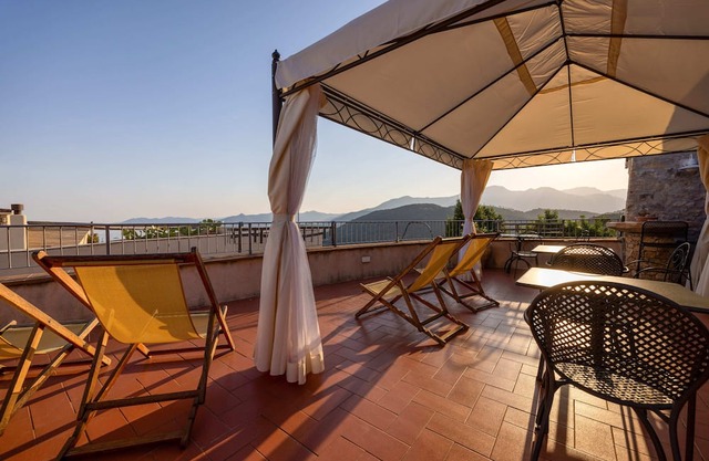 Ca' d'Alda - Piazza: elegant room with sea view