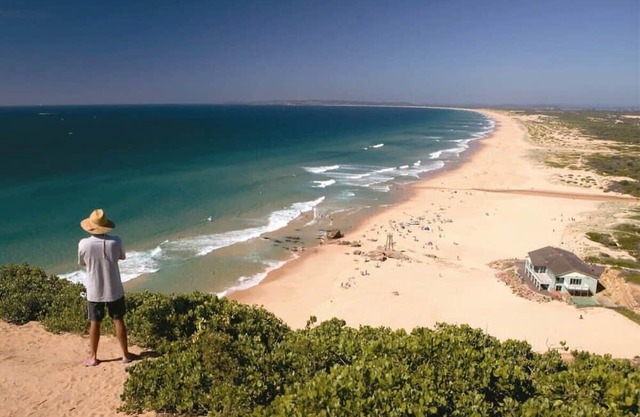 Siesta Key- Shops cafes and close to the Beach