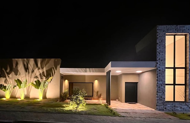 Comfortable house with swimming pool overlooking the dam.