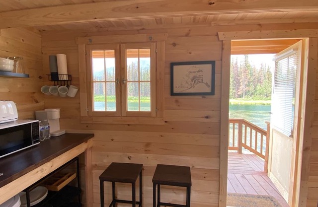 Newly built "tiny home" cabin on private lake with mountain views. Pet Friendly!