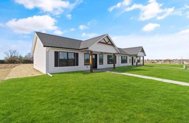 Country Club Cottages-1703