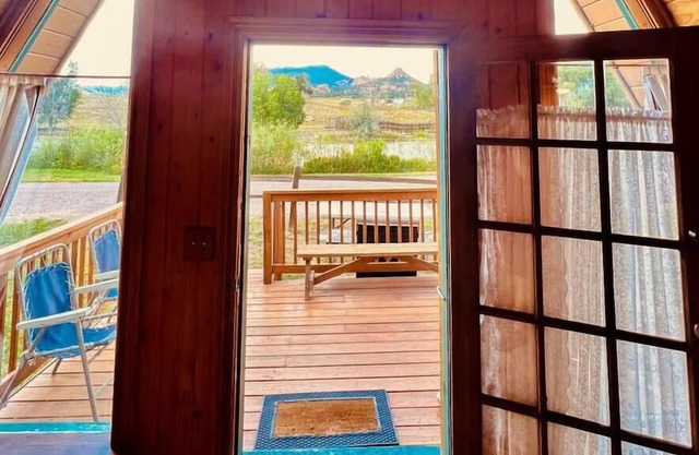 Cozy Cabin with Arkansas River View, No Pet Fee