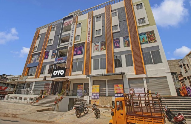 Super OYO Collection O Vinayaka Luxury