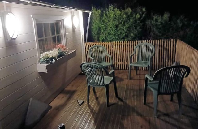 Homerez - Studio for 4 ppl. with swimming-pool, jacuzzi and garden at Virton