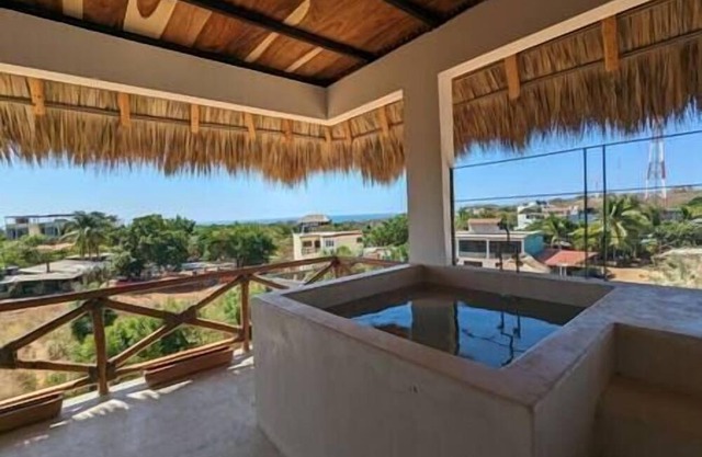 Seaview Penthouse; hot tub, pool