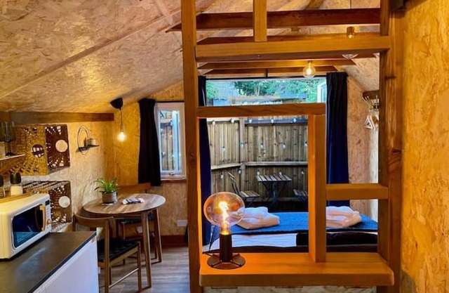 London & Surrey Cub House