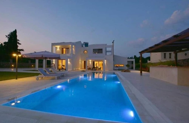 Villa 'Sunlight Eros' with Private Pool, Wi-Fi and Air Conditioning