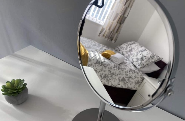 Home from Home Howard’s House provides a comfy , clean home for your stay .