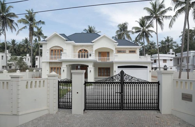 4 Bedroom colonial house near Kannur airport. 15 minutes drive from the airport.