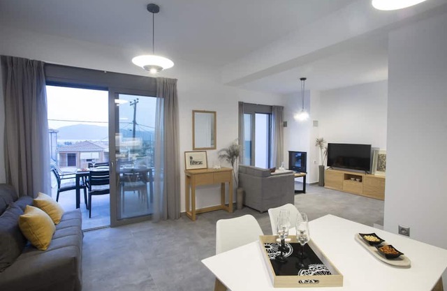 Aloft Luxury - Villa Argia with sea view