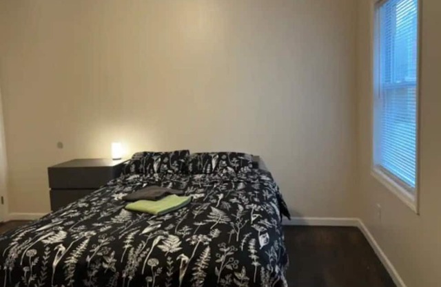 V7 Please contact host before booking. This is private room, not entire place.