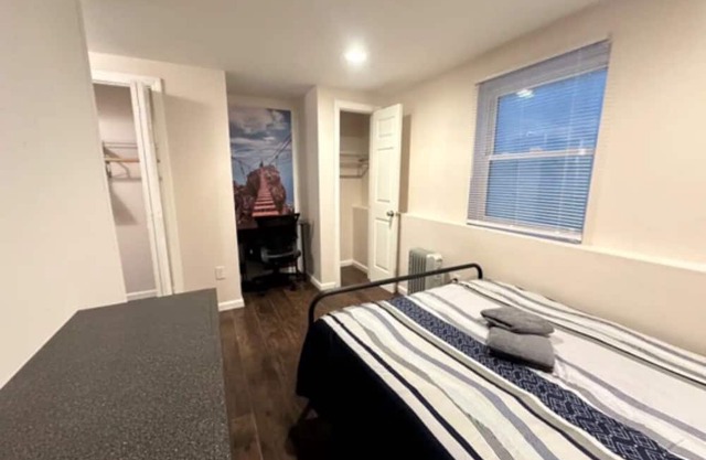 V4 please contact host before booking This is private room, not entire place