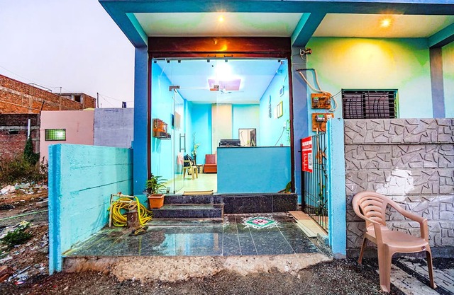 FabExpress Evaan Deluxe Rooms