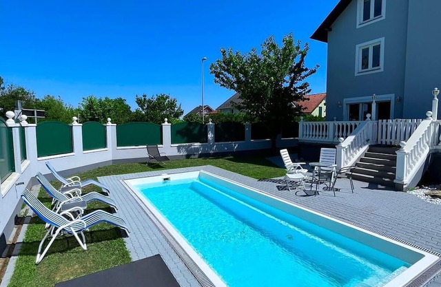 Traum Apartment mit Pool + Balkon