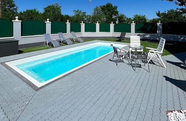 Atemberaubendes Apartment mit Pool