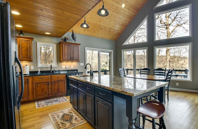 Wintergreen Resort Home: Close to Slopes & Trails