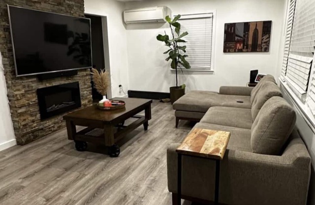 Amazing Two level Single family home closed to Restaurants and malls