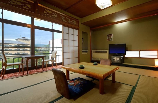 10 tatami mats on river side or mountain side Jap / Fukushima Fukushima