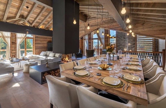 Chalet La Tania, 7 bedrooms, 14 persons