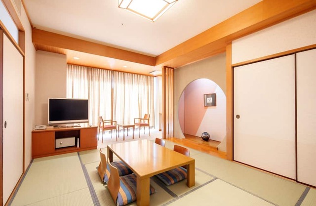 Japanesestyle room 10 tatami mats with bath and toilet 2 meals included Very popular Miyazaki / Nichinan Miyazaki