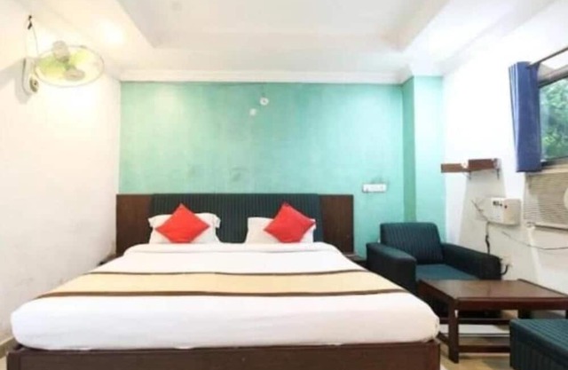 Hotel Monal Deluxe Room #2