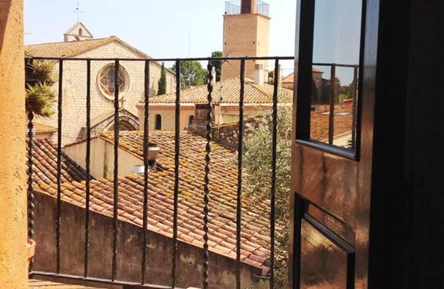 Homerez - Nice apartement for 4 ppl. with balcony at Peralada