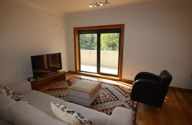 New - L’Terrace Lisbon – Penthouse Apart near Gulbenkian with Large Terrace