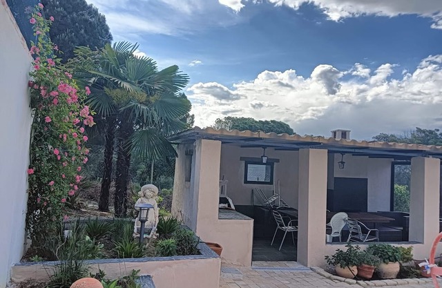 Country House 'Casira San Martín' with Lake Views, Private Pool and Wi-Fi