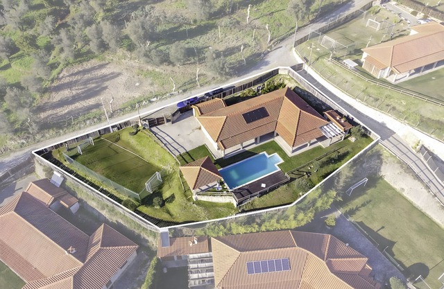 Casa de Basto – House in Gémeos