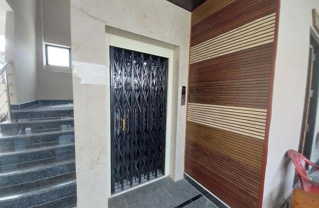 Fantastic 4-bedroom building with AC in Hyderabad specious living and dining